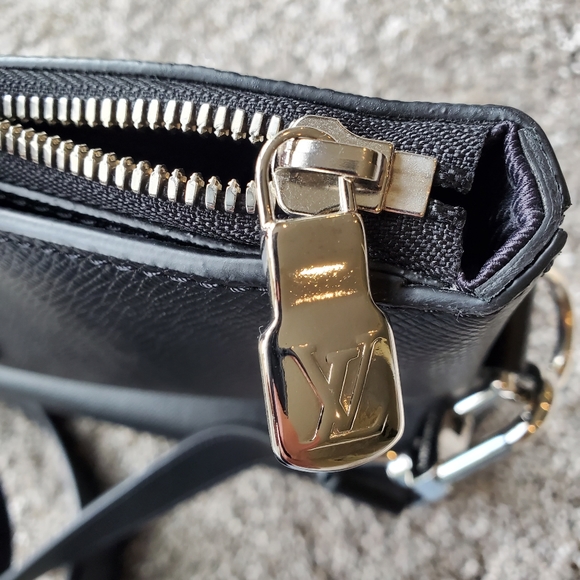 Louis Vuitton Anton Softside Briefcase - Picture 8 of 15